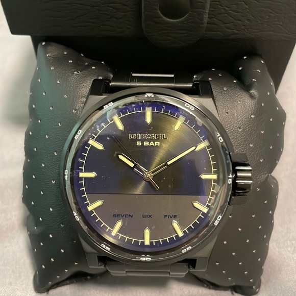 Diesel Watch🔥 - Picture 2 of 4
